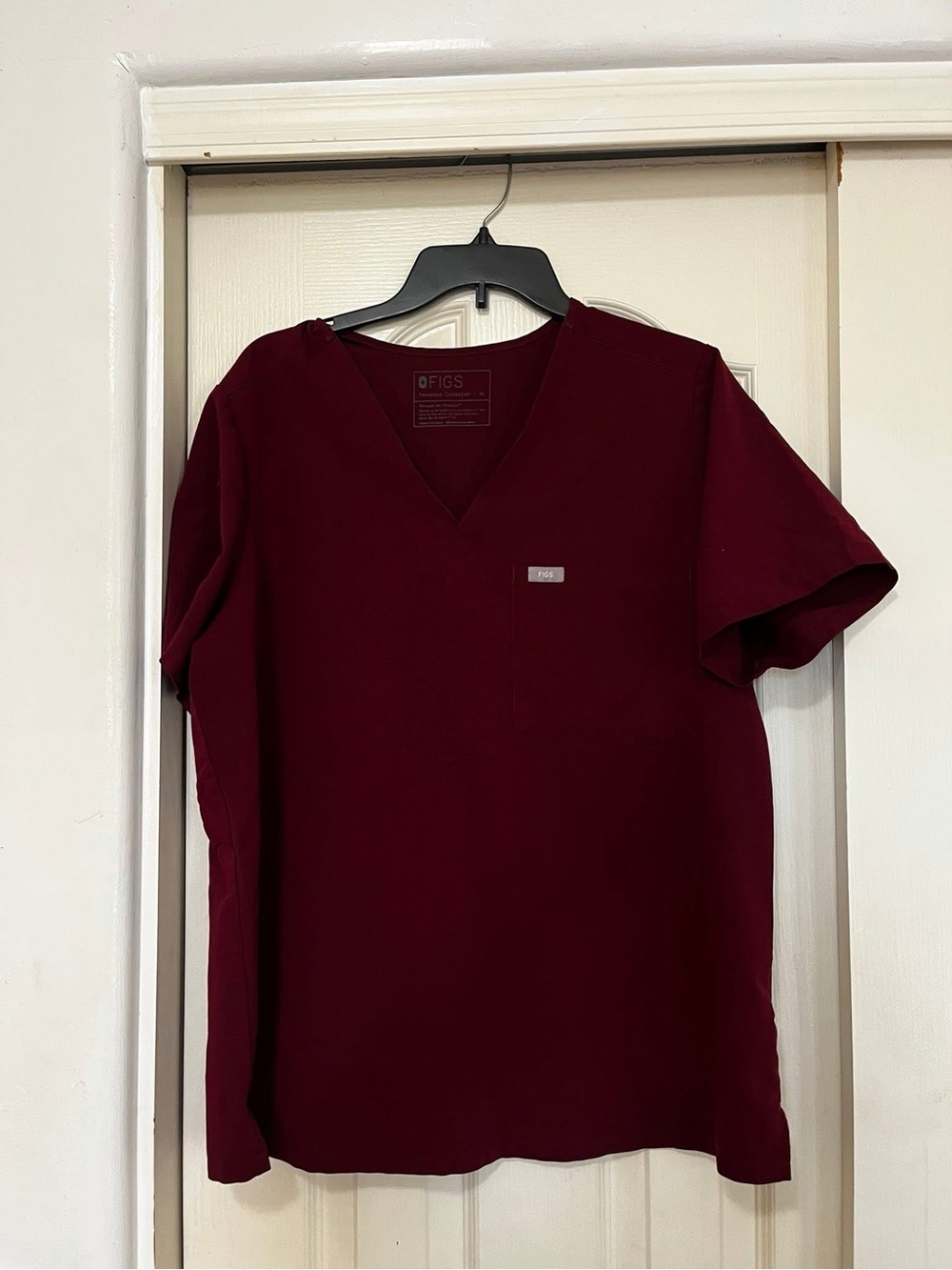 FIGS V-Neck Scrub Top/Bottom in Burgundy